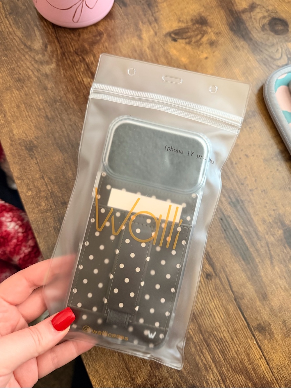 Walli IPhone 17 Pro Max Cocoa Dot Case - Picture 4 of 4